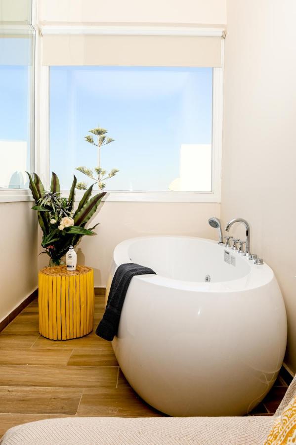Residence By Georgia Studios Fira (Santorini) Exterior foto